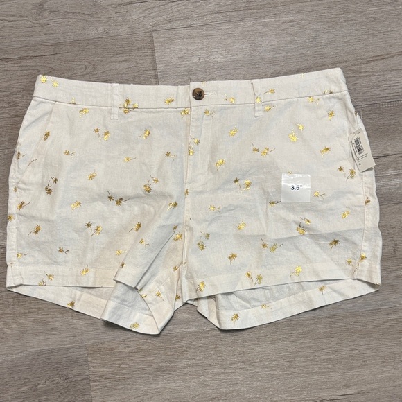 Old Navy Pants - Old Navy Cream Shorts with Gold Accents